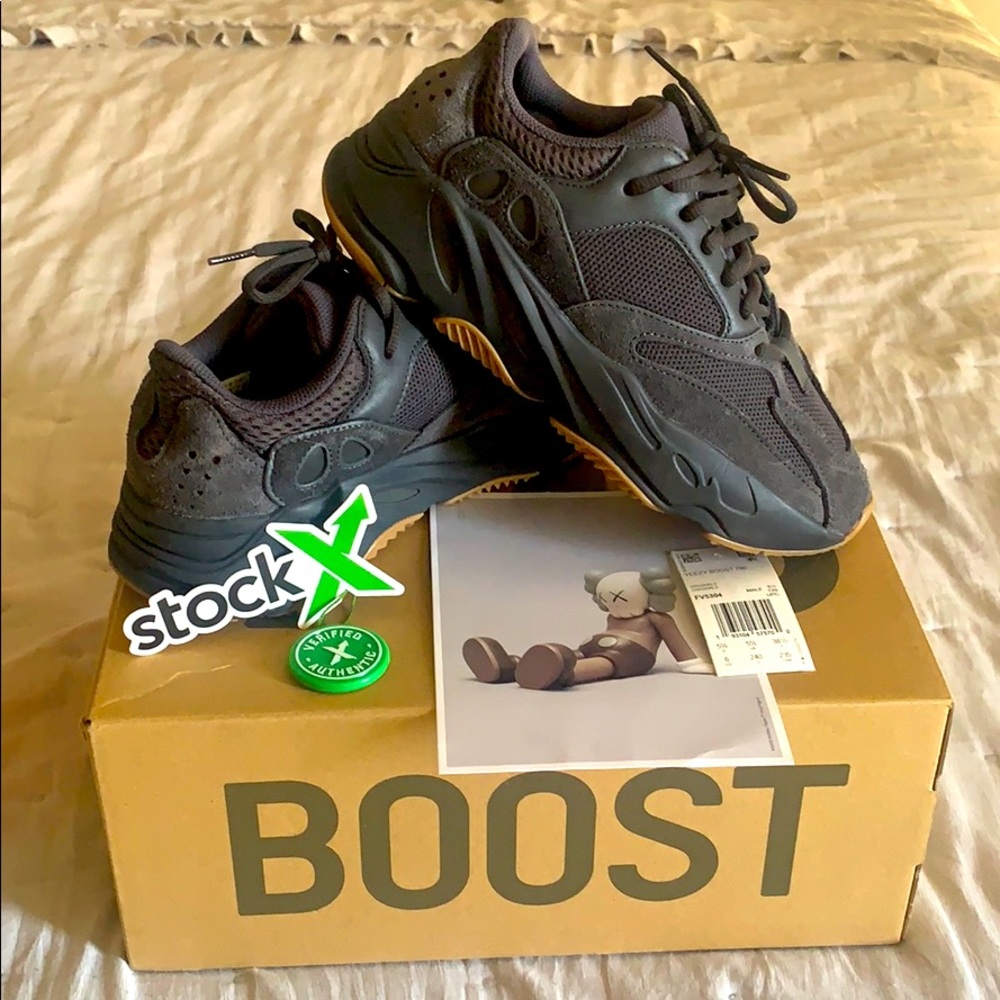 Yeezy boost 700